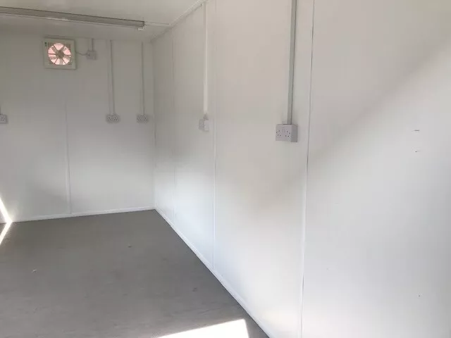 16ft x 8ft shipping container – street food/coffee shop/food kiosk - Image 9