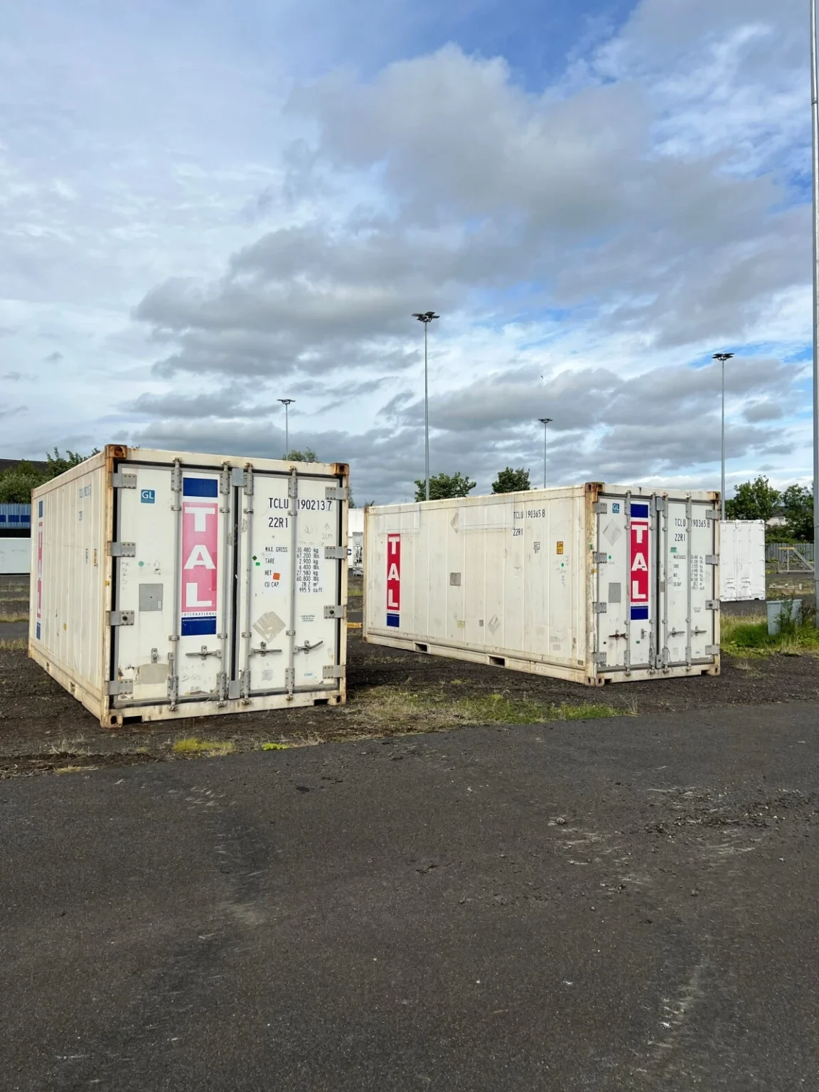 20FT REFRIGERATED REEFER SHIPPING CONTAINERS…..ONLY ONE LEFT. - Image 2