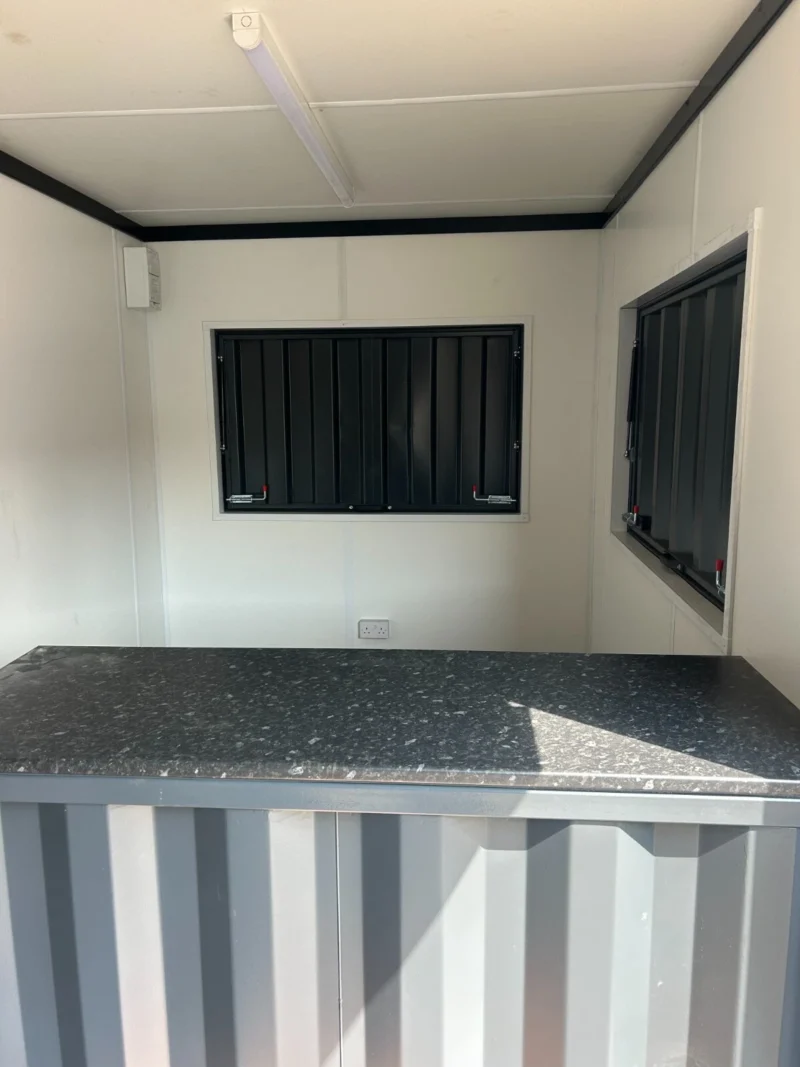 20ft x 8ft Shipping Container – Street Food/Coffee Shop/Food Kiosk - Image 10