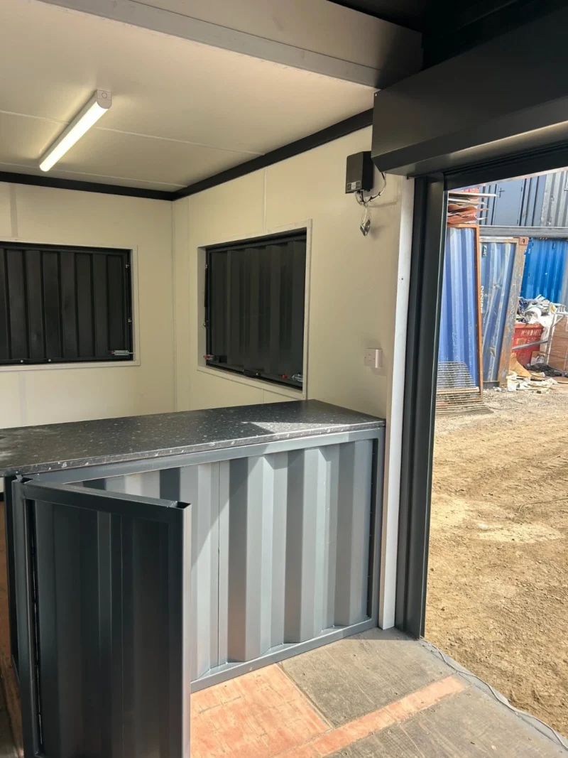 20ft x 8ft Shipping Container – Street Food/Coffee Shop/Food Kiosk - Image 4