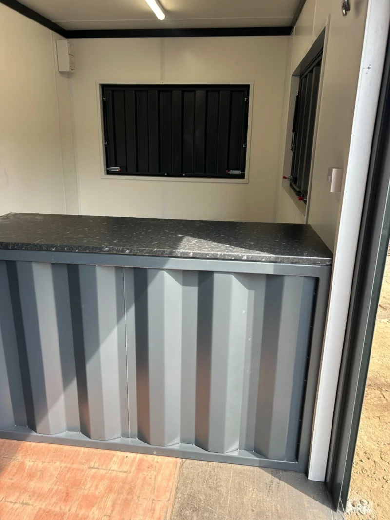 20ft x 8ft Shipping Container – Street Food/Coffee Shop/Food Kiosk - Image 6