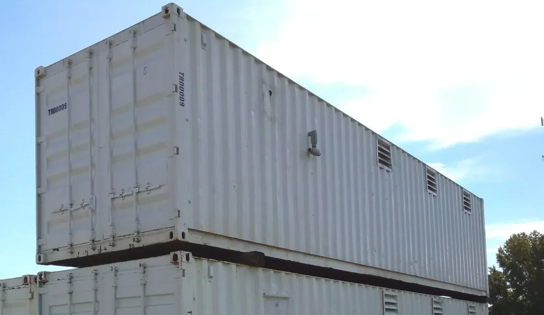 40 ft Container Shop – Climate Controlled Office + Inventory Storage / Racking - Image 2