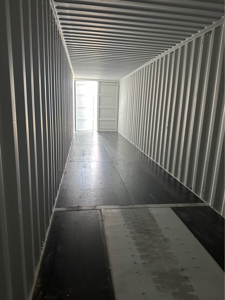 40ft One Trip High Cube Shipping Container – Double Doors, Lockbox, & Easy-Open Handles! - Image 4