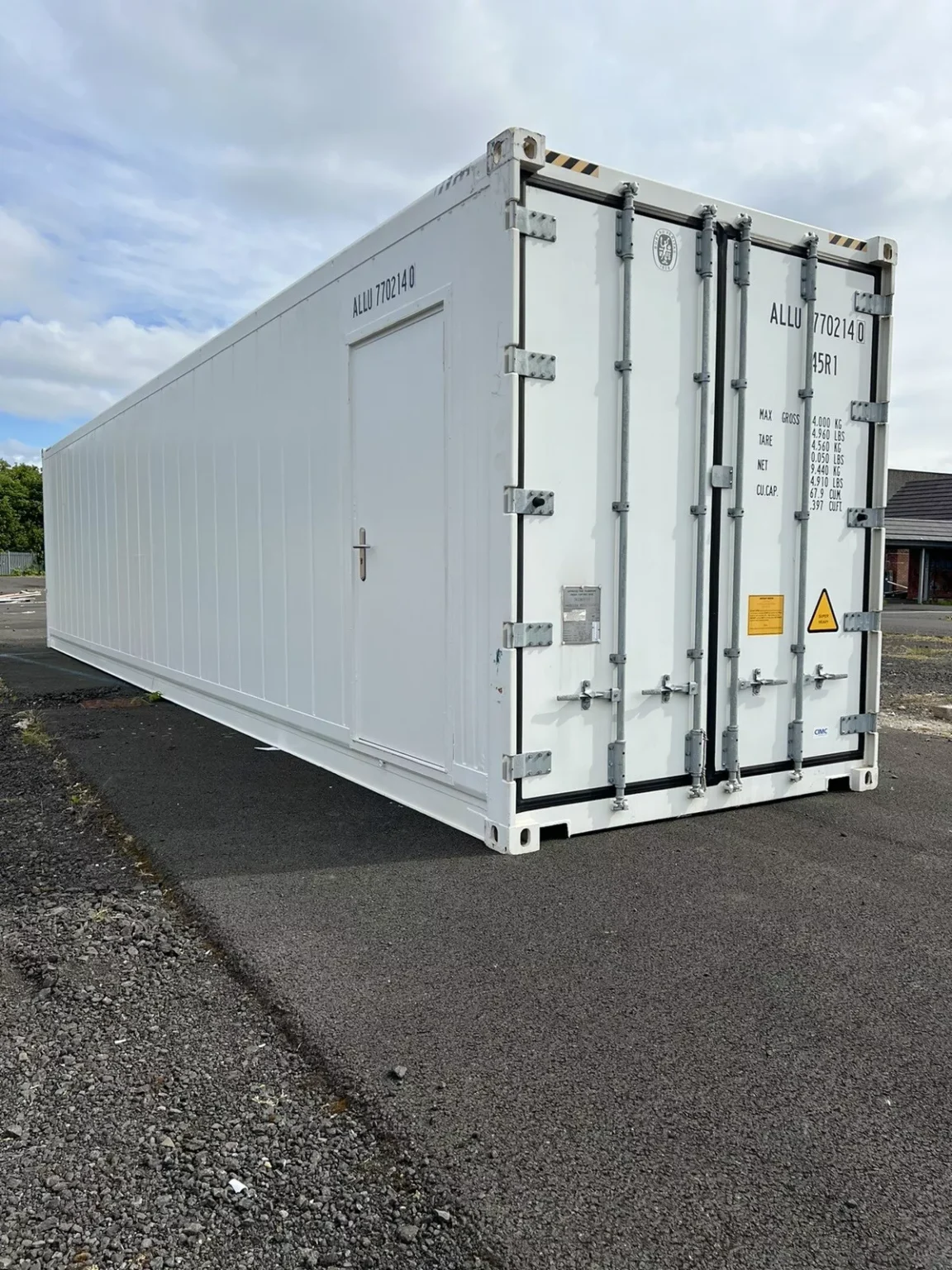 40ft Reefer Container – 2 Personnel Doors on both sides - Image 2