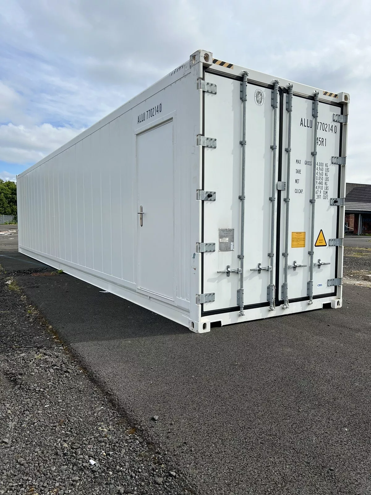 40ft Reefer Container – 2 Personnel Doors on both sides - Image 2
