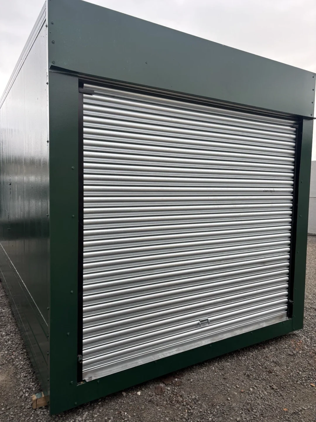 Ex insulated Fridge Container 11ft.6 With Brand New locking Roll Up Door - Image 2