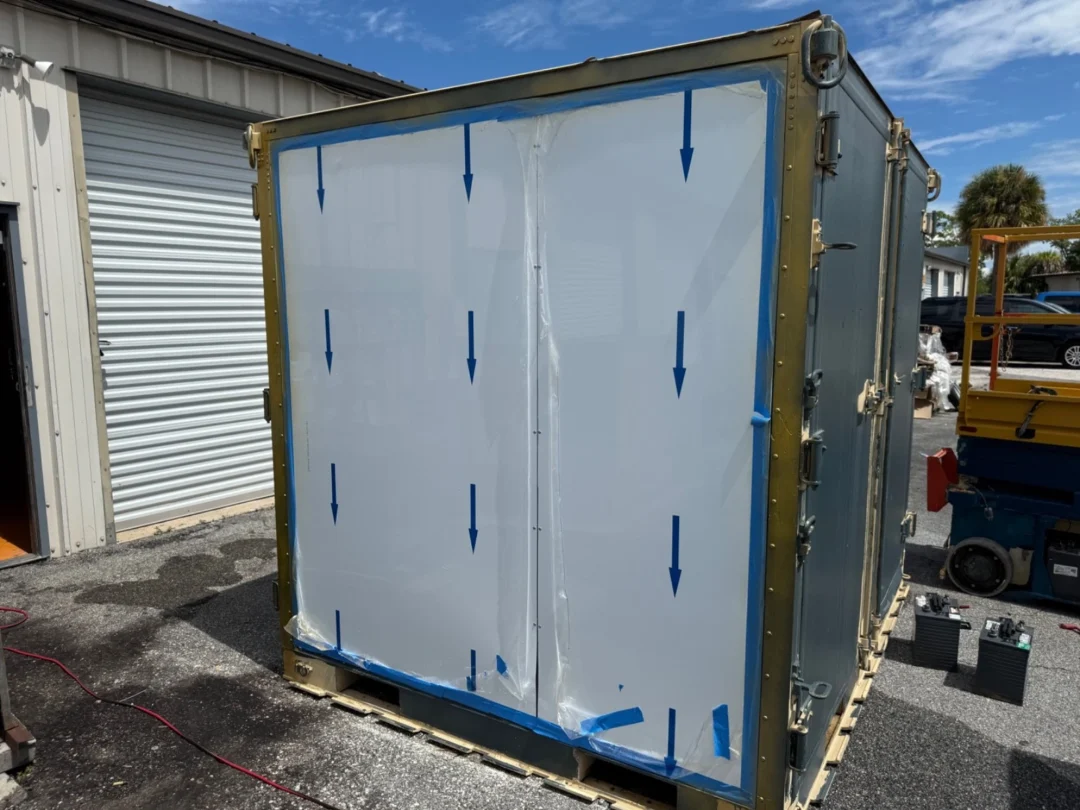 Lightweight Quad Door Shipping Container Split into two sides - Image 2