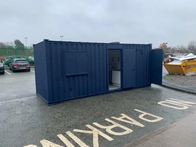 PORTABLE 21FT X 9FT WELLFARE UNIT WITH GENERATOR - Image 6