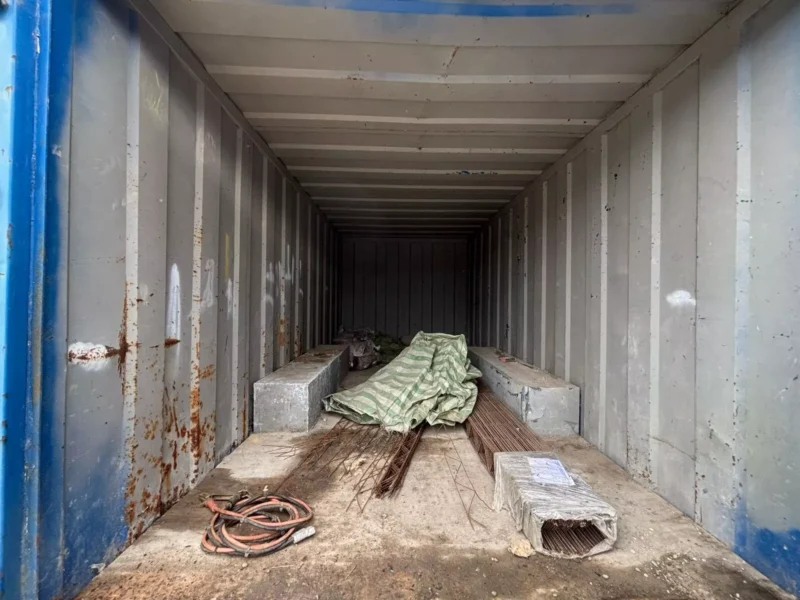 Strorage container for sale, electric lift on wheels, trailed - Image 5