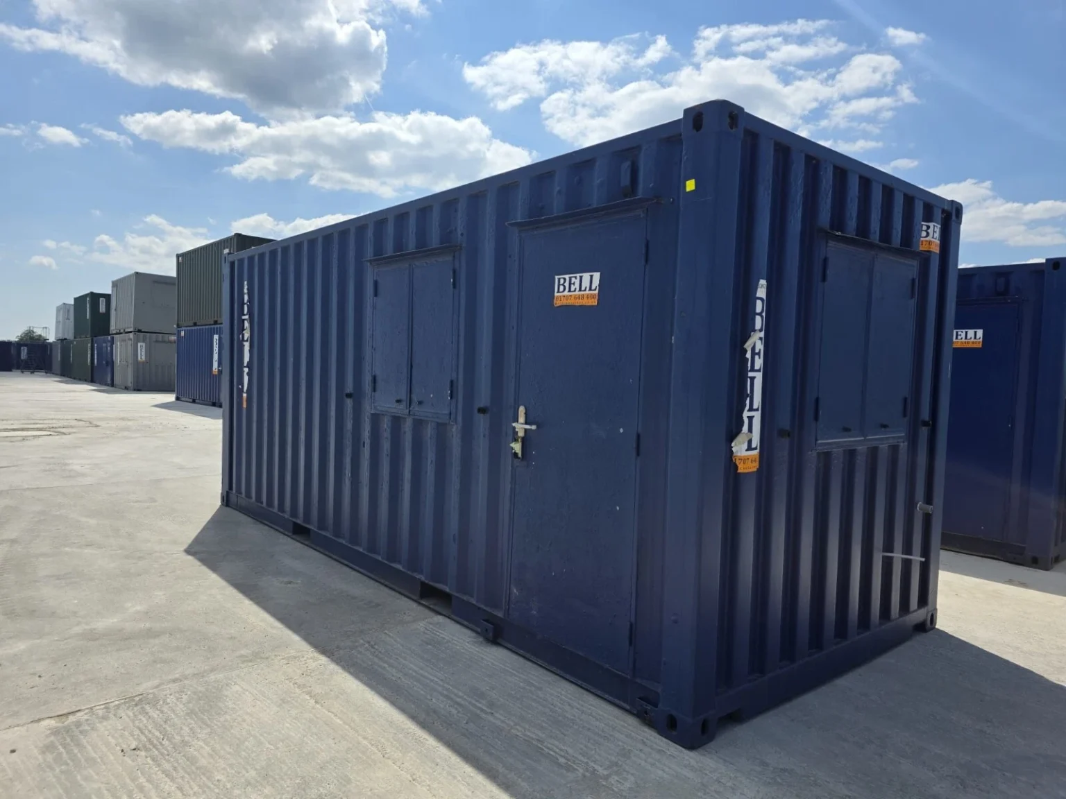 Used 20ft x 8ft shipping container canteen - Image 2